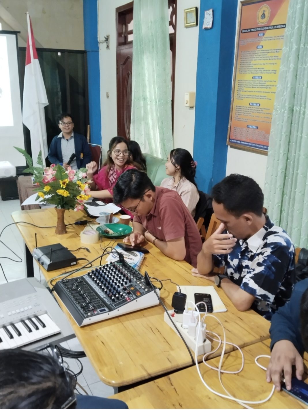 Komunikasi Iman, Jembatan Kehidupan, Teologi, dan Pendidikan Kristen